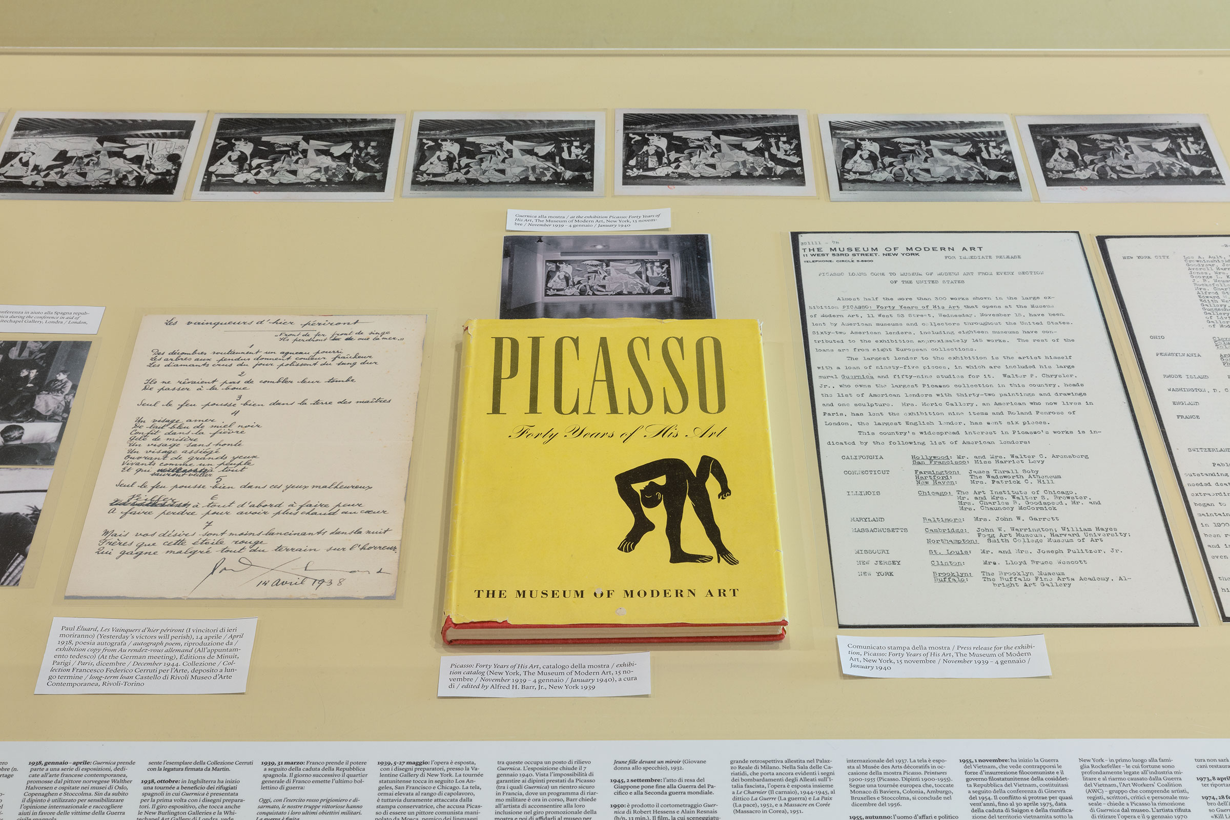 u0022Artisti in guerra / Artists at waru0022,  vitrine